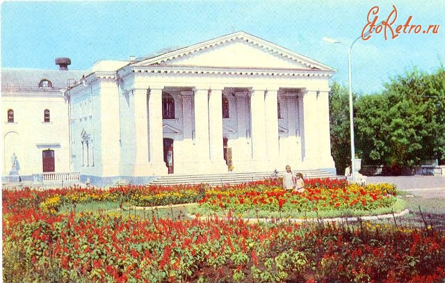 Парк, Дворец культуры имени Маяковского, основан в 1958 году.