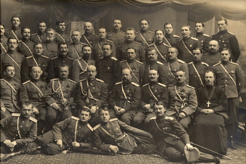 Офицеры Лейб-Гвардии Атаманского ЕИВНЦ полка. 1915 г.