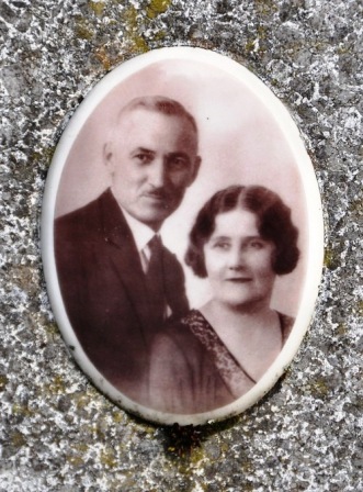 Усков Иван Исаакович с супругой Екатериной Станиславовной.