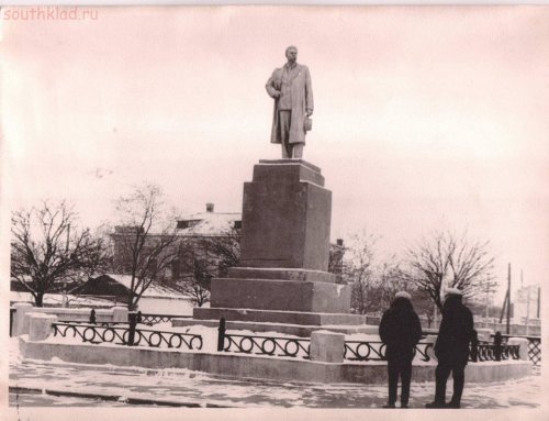 Старое фото.Каменск-Шахтинский. Памятник Горькому.