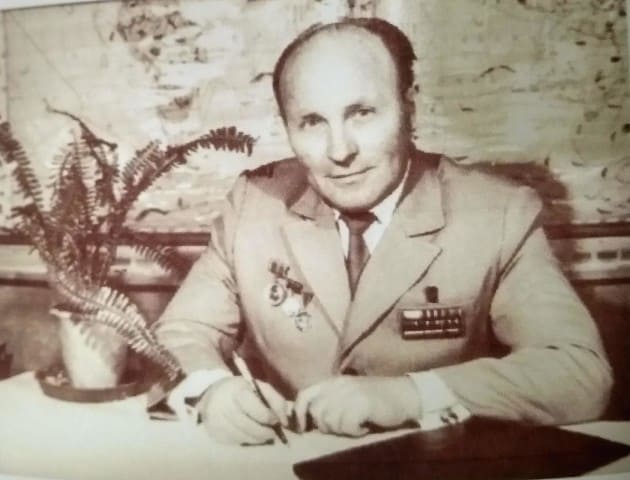 Авилов Петр Андреевич– Заслуженный учитель России.