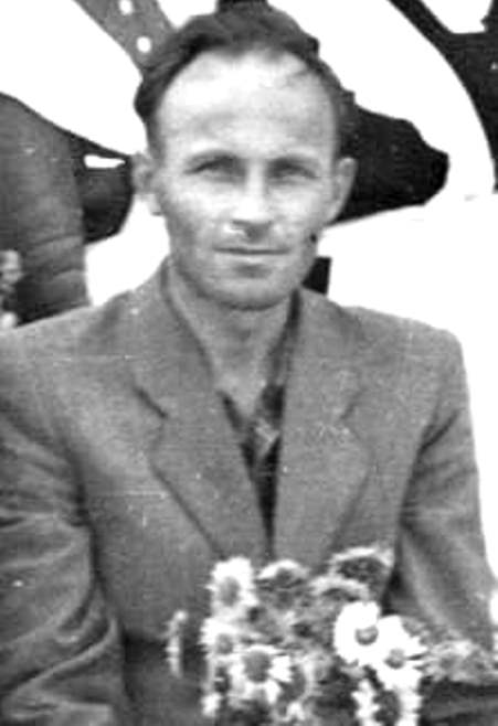 Авилов Петр Андреевич - первый директор школы 18 (1955-1962).