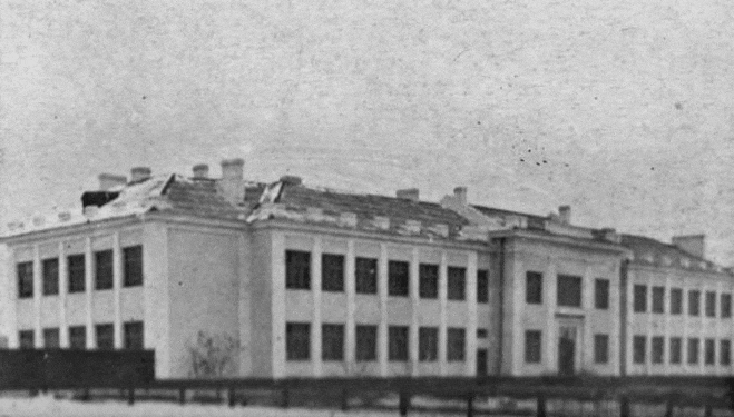 Лихая. на старых снимках представлена история самого первого образовательного учреждения поселка Лиховского - школы №35, школы-интерната.