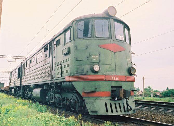 Тепловоз ТЭ3-7338, РФ. Станция Лихая. Май 1997 год. ФОТО.