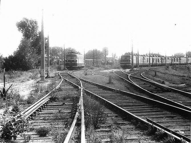 Станция Лихая. СССР. Фото. в колонне электровозов третьим стоит ВЛ80р.