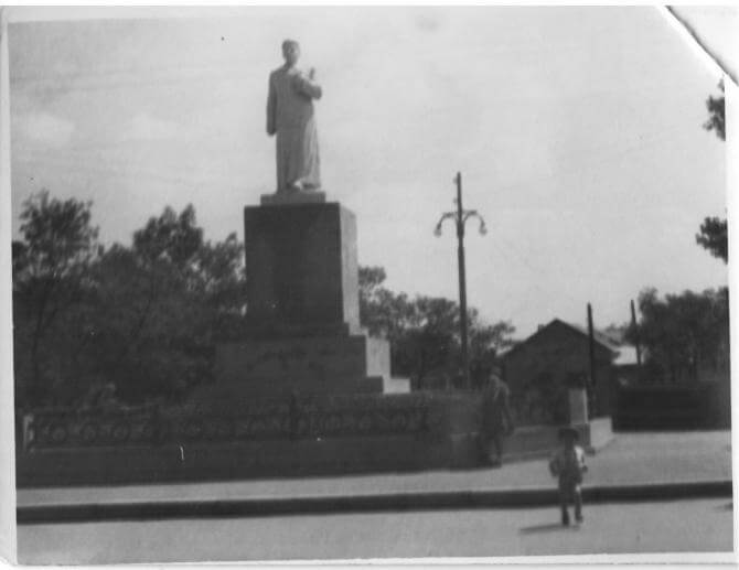 Памятник Сталину в Каменск-Шахтинском. Фото